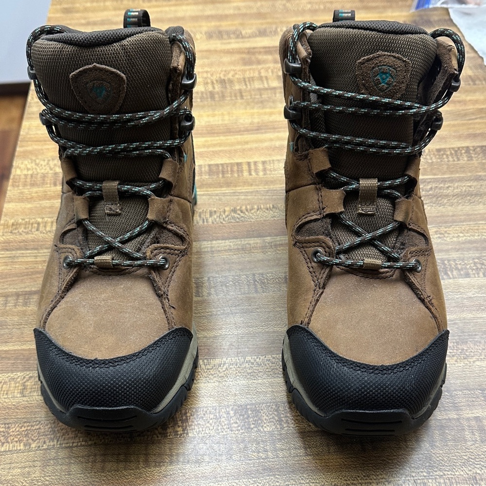 Ariat Women's Brown and Black Lace Up Boots